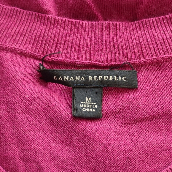 🔴5/$10 Banana Republic magenta knit top - Picture 2 of 6